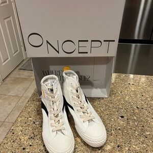 Oncept Bogota Women’s high top sneakers size 10